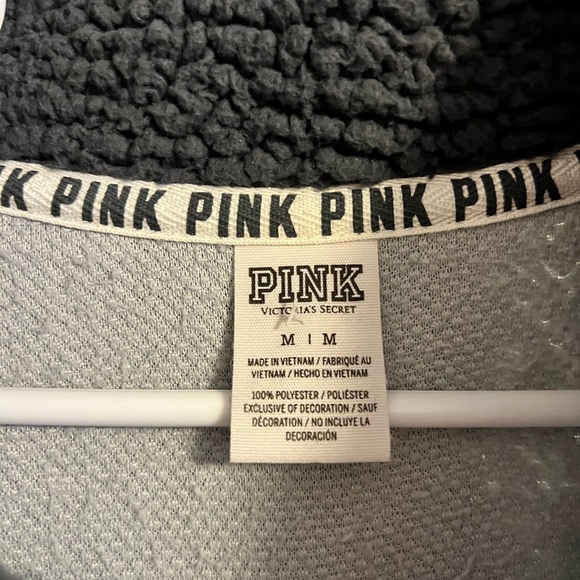 Super cozy perfect for winter - Picture 2 of 3